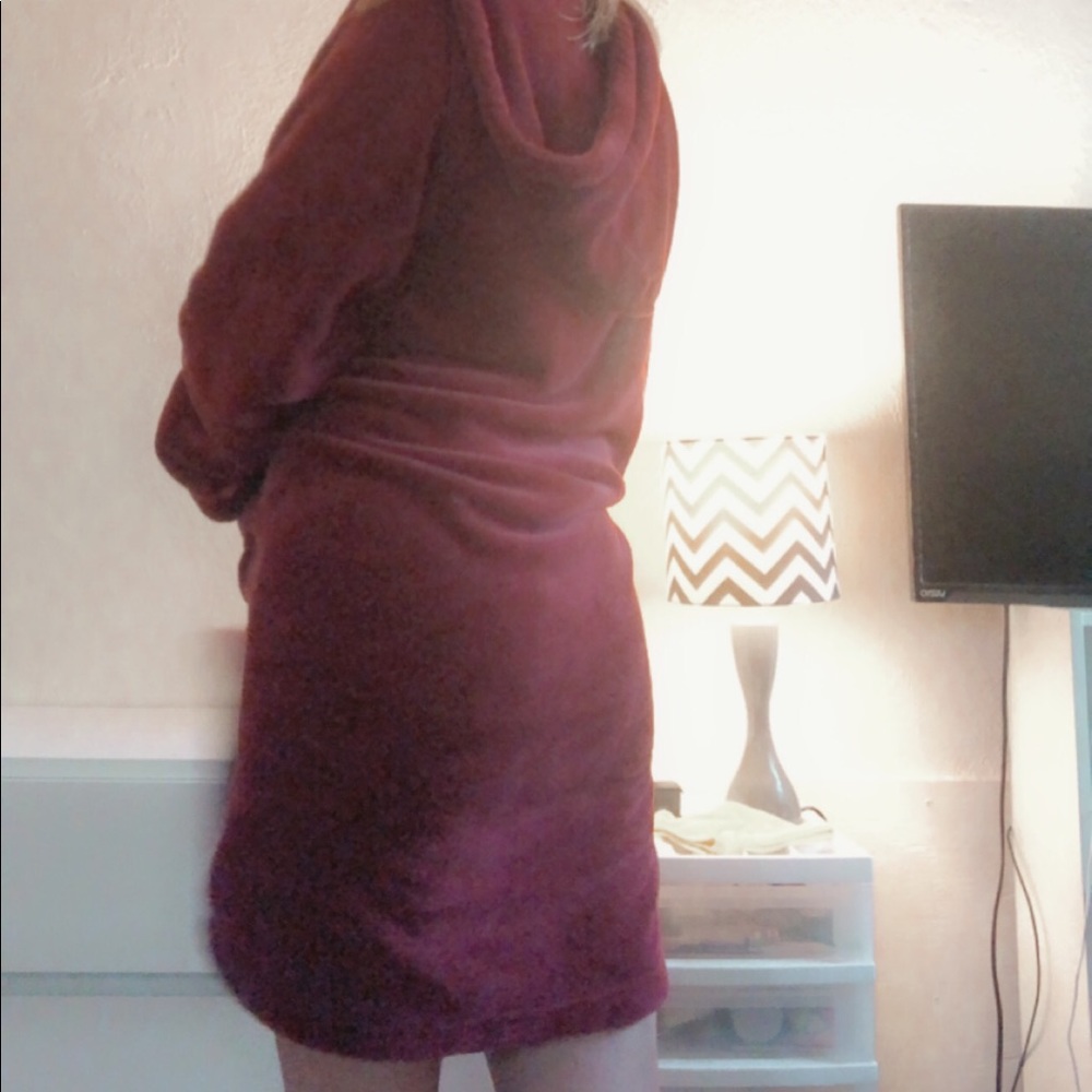 Soft Red Robe w/ Hood - Picture 6 of 7